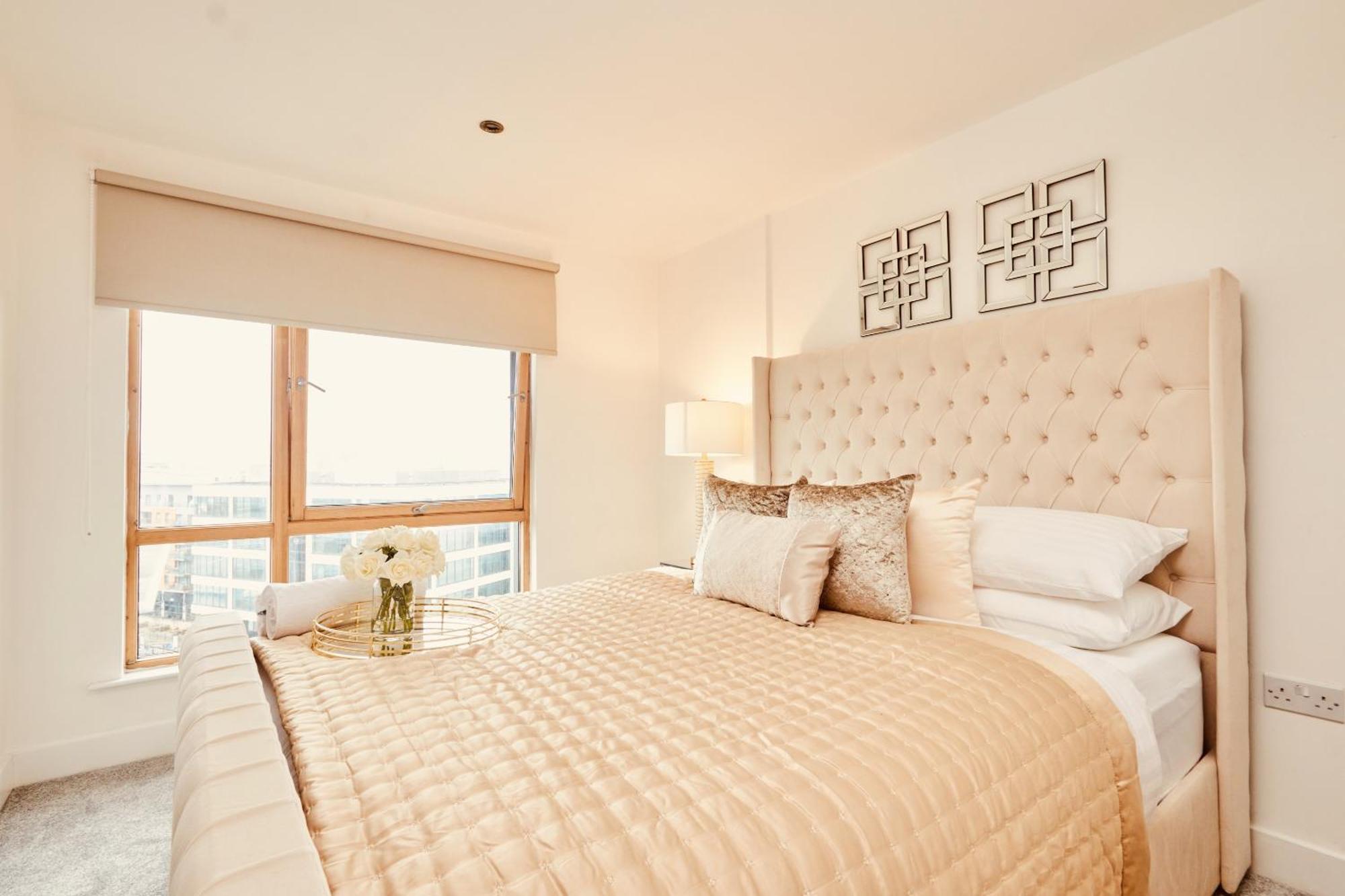 Deluxe City Apt, River Canal View& Free Parking! 利兹 外观 照片