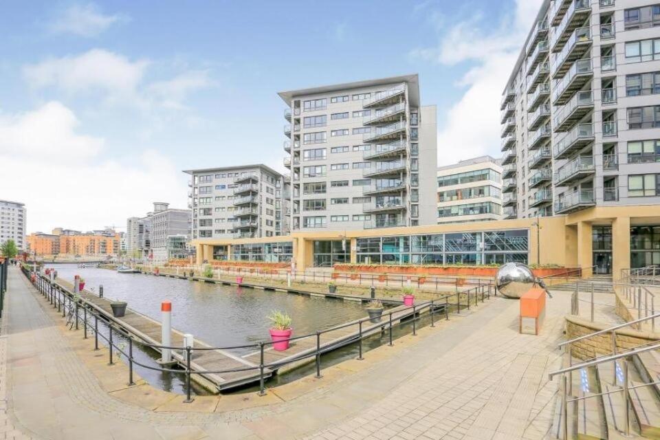 Deluxe City Apt, River Canal View& Free Parking! 利兹 外观 照片